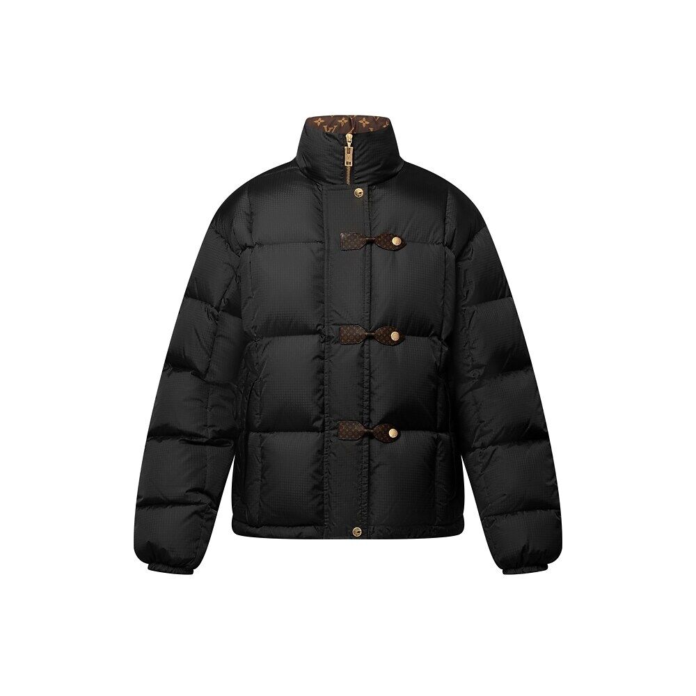 Пуховик с подушкой и монограммой Louis Vuitton, черный
Пуховик с подушкой и монограммой Louis Vuitton, черный