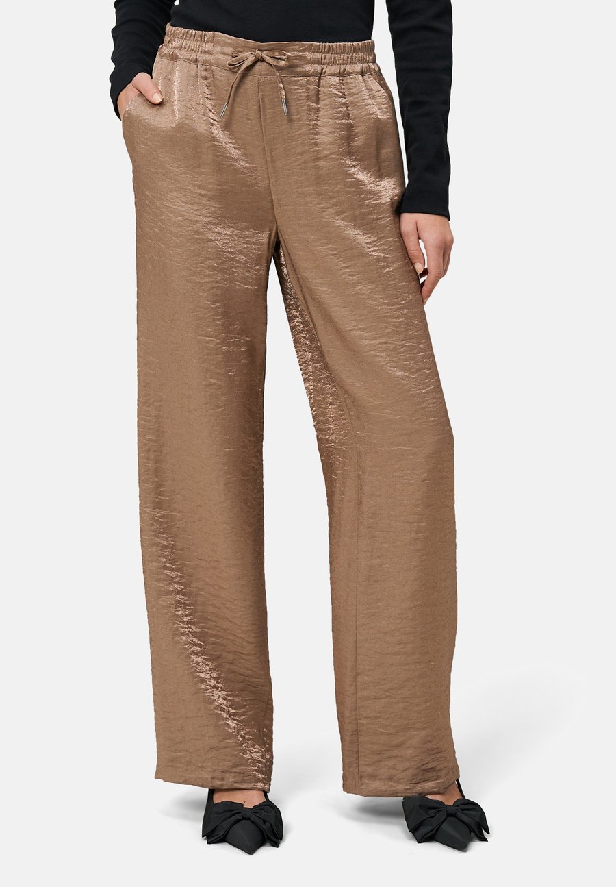 Брюки zero MIT KNITTEREFFEKT, Mountain Trail/Gold-Coloured
Брюки zero MIT KNITTEREFFEKT, Mountain Trail/Gold-Coloured