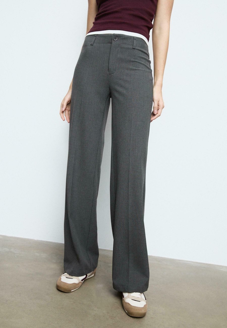 Брюки Stradivarius SMART FIT, Dark Grey
Брюки Stradivarius SMART FIT, Dark Grey