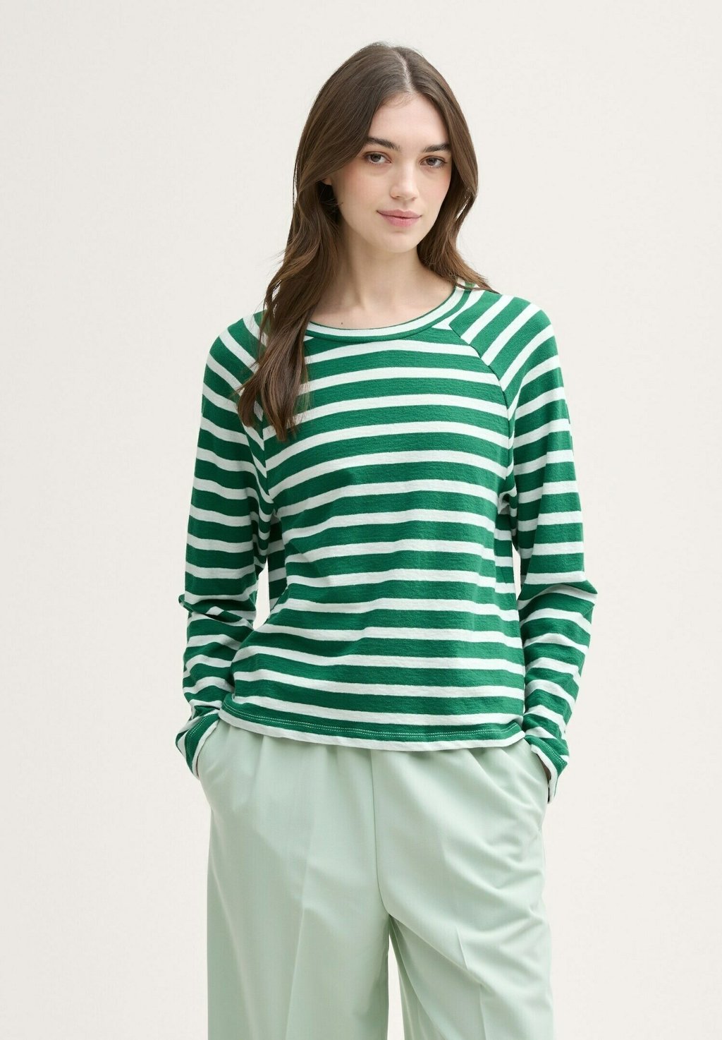 Футболка с длинным рукавом STRUCTURE WITH BUTTONS TOM TAILOR DENIM, зеленый
Футболка с длинным рукавом STRUCTURE WITH BUTTONS TOM TAILOR DENIM, зеленый