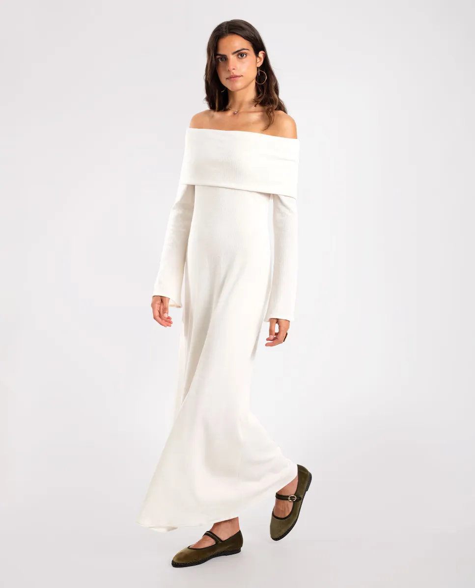 Длинное трикотажное платье с длинными рукавами The-Are, цвет Crudo
Длинное трикотажное платье с длинными рукавами The-Are, цвет Crudo