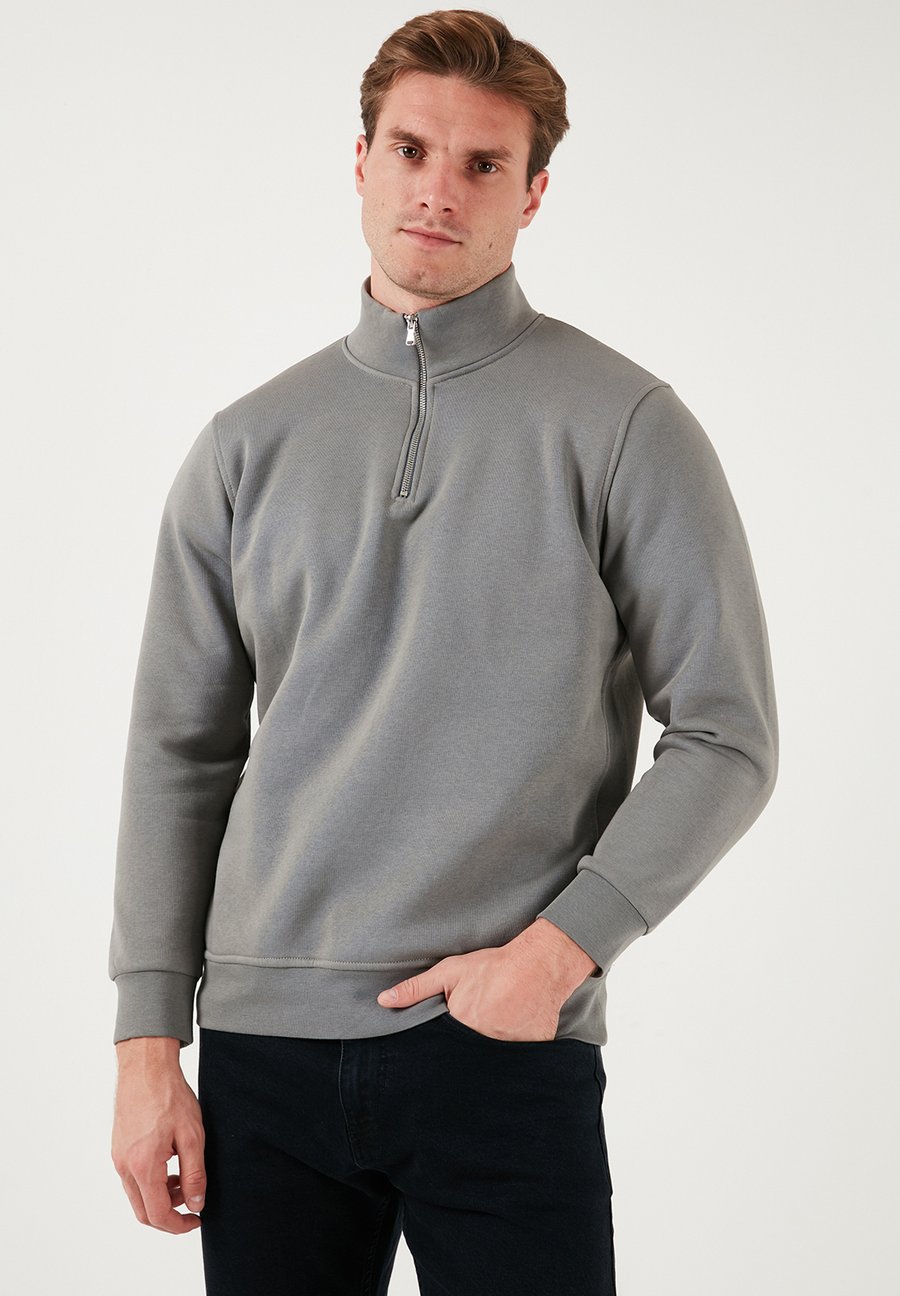 Толстовка Buratti REGULAR FIT, Light Khaki/Khaki
Толстовка Buratti REGULAR FIT, Light Khaki/Khaki