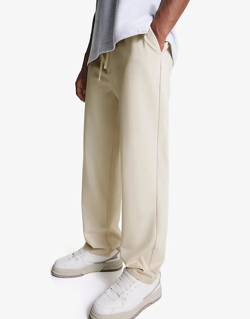 Спортивные брюки Bershka прямого кроя белого цвета
Спортивные брюки Bershka прямого кроя белого цвета