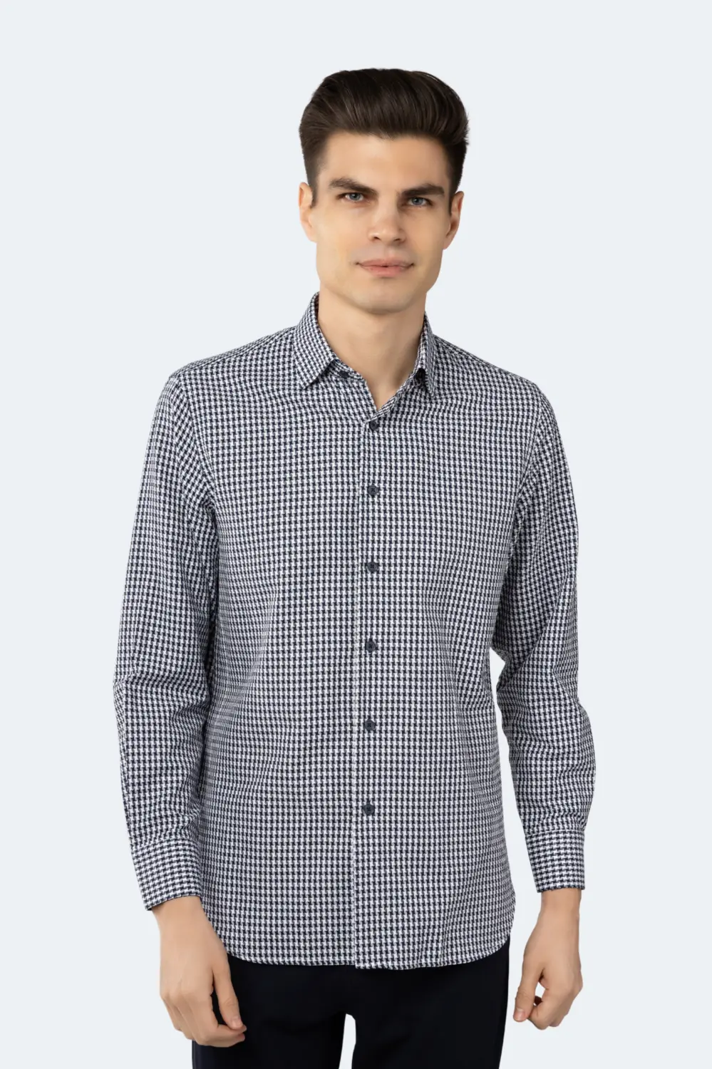 Темно-сине-белая жаккардовая рубашка с квадратными завитками Luchiano Visconti, мультиколор
Темно-сине-белая жаккардовая рубашка с квадратными завитками Luchiano Visconti, мультиколор