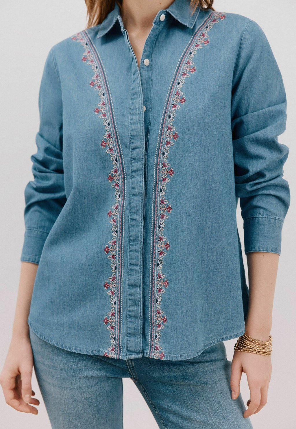 Блузка на пуговицах Cortefiel, синий
Блузка на пуговицах Cortefiel, синий