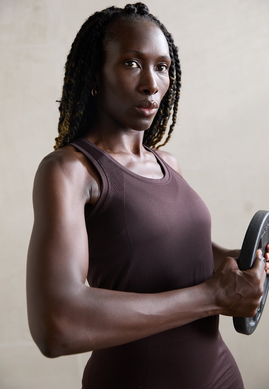 Топ Sweaty Betty ATHLETE SEAMLESS WORKOUT TANK, Sable Brown/Brown
Топ Sweaty Betty ATHLETE SEAMLESS WORKOUT TANK, Sable Brown/Brown