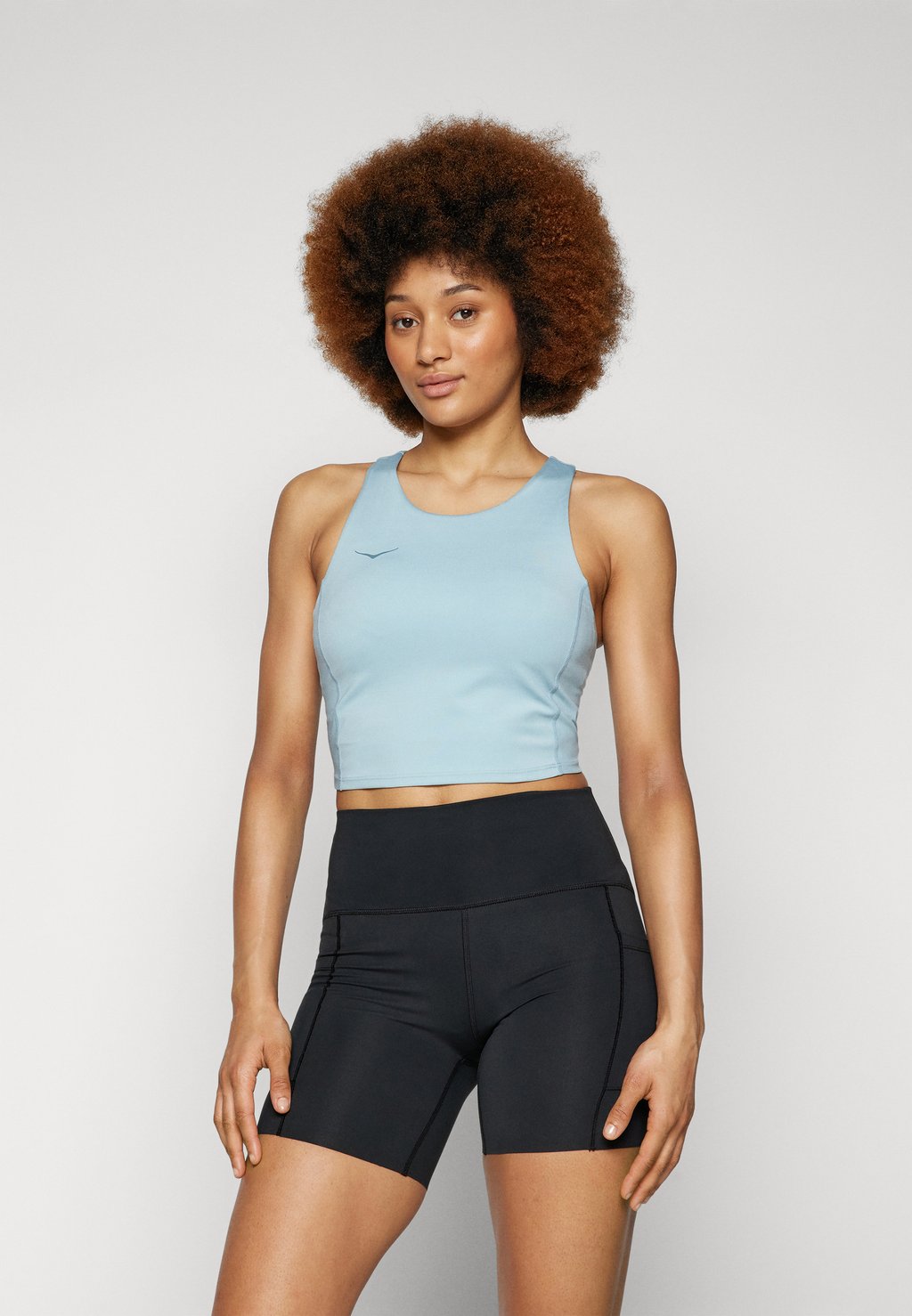 Топ ELARO CROP HOKA, светло-голубой
Топ ELARO CROP HOKA, светло-голубой