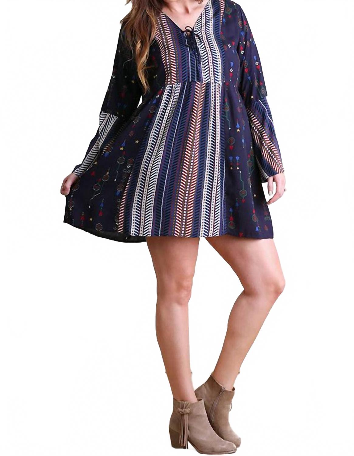 Лаконичное платье с кружевной шнуровкой и парным принтом - Plus в цвете Navy Umgee
Лаконичное платье с кружевной шнуровкой и парным принтом - Plus в цвете Navy Umgee