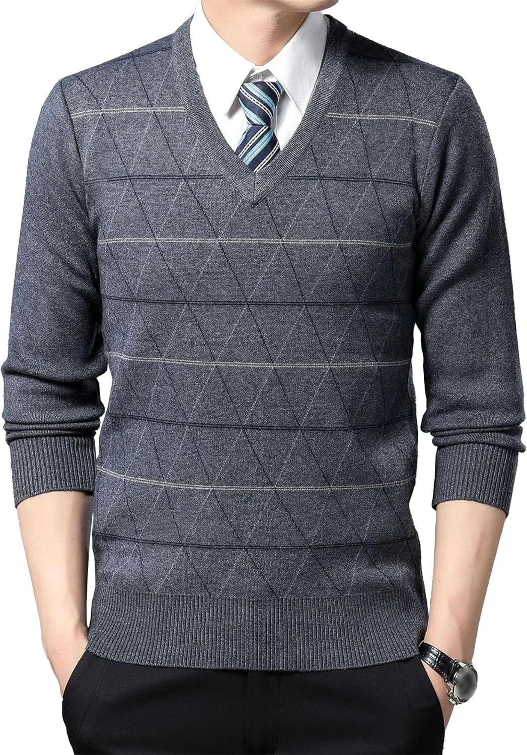 Мужской свитер с v-образным узором из шерстяной смеси
Мужской свитер с v-образным узором из шерстяной смеси