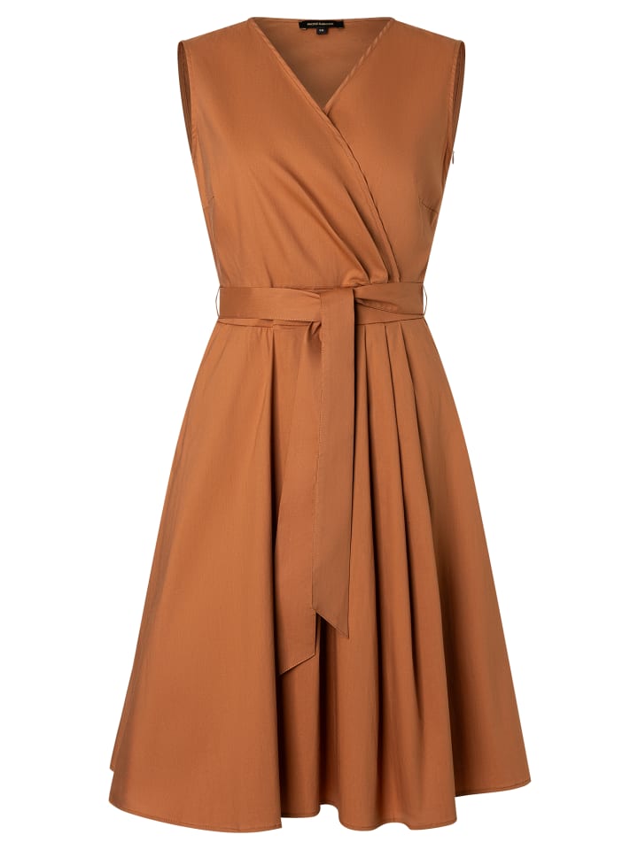 Длинное платье More & More 
Длинное платье More & More