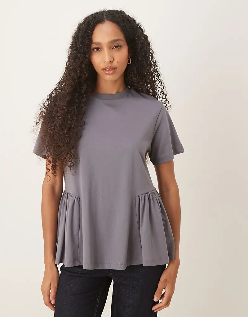 Футболка свободного кроя ASOS DESIGN с баской и сборками, цвет «уголь»
Футболка свободного кроя ASOS DESIGN с баской и сборками, цвет «уголь»