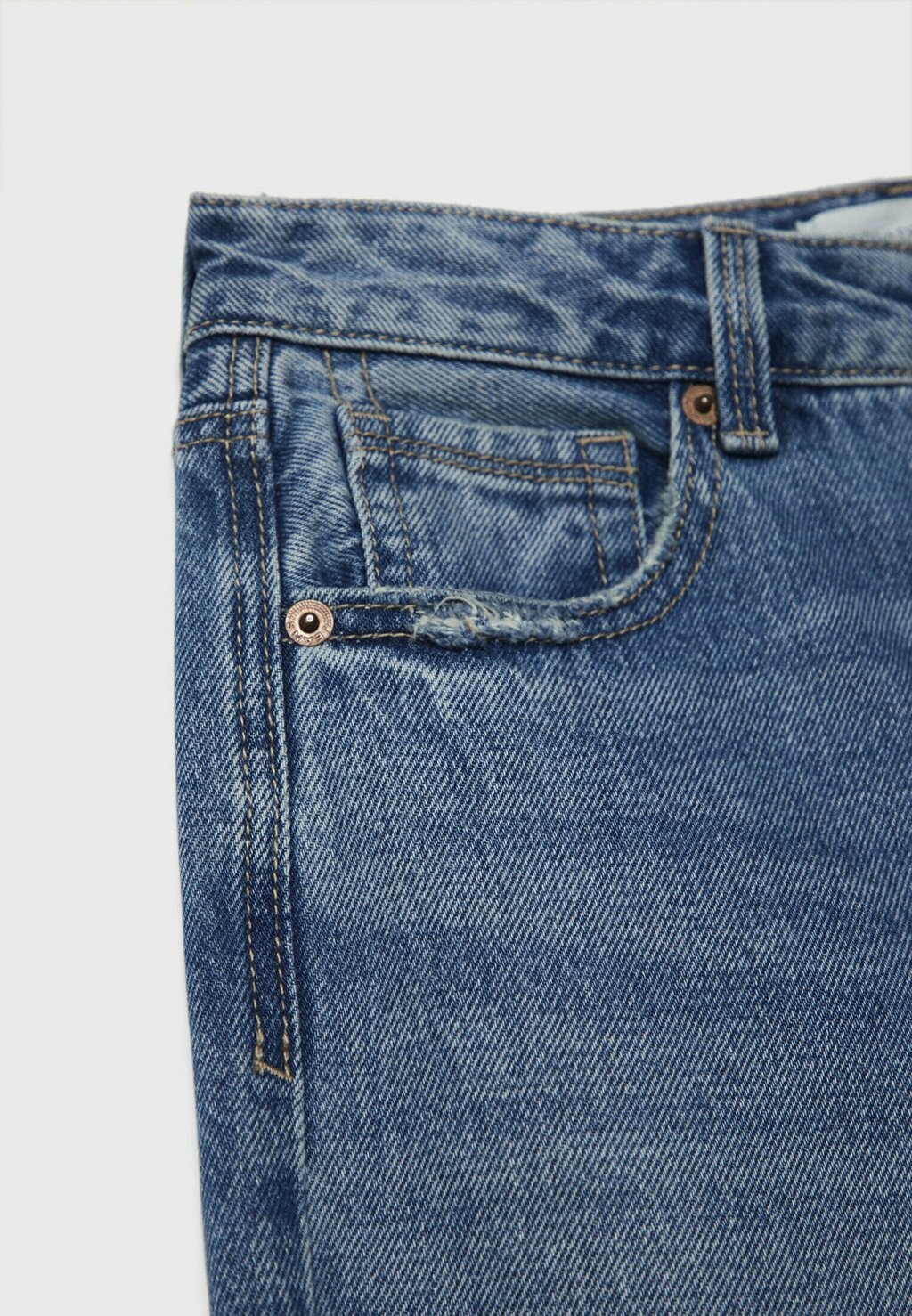 Джинсы-сигареты Stradivarius, цвет Raw Denim
Джинсы-сигареты Stradivarius, цвет Raw Denim