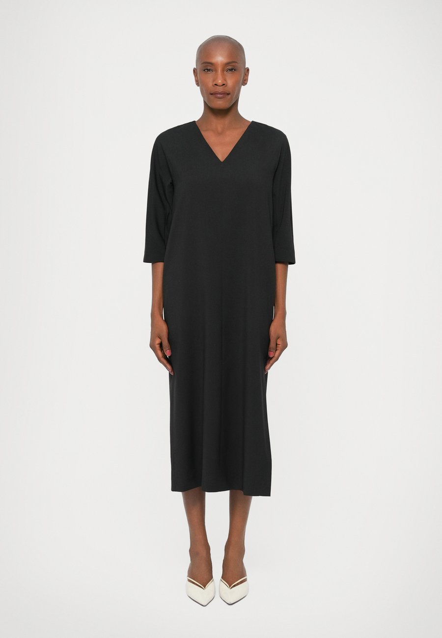 Платье Weekend Max Mara LAZIALE, Nero/Black
Платье Weekend Max Mara LAZIALE, Nero/Black