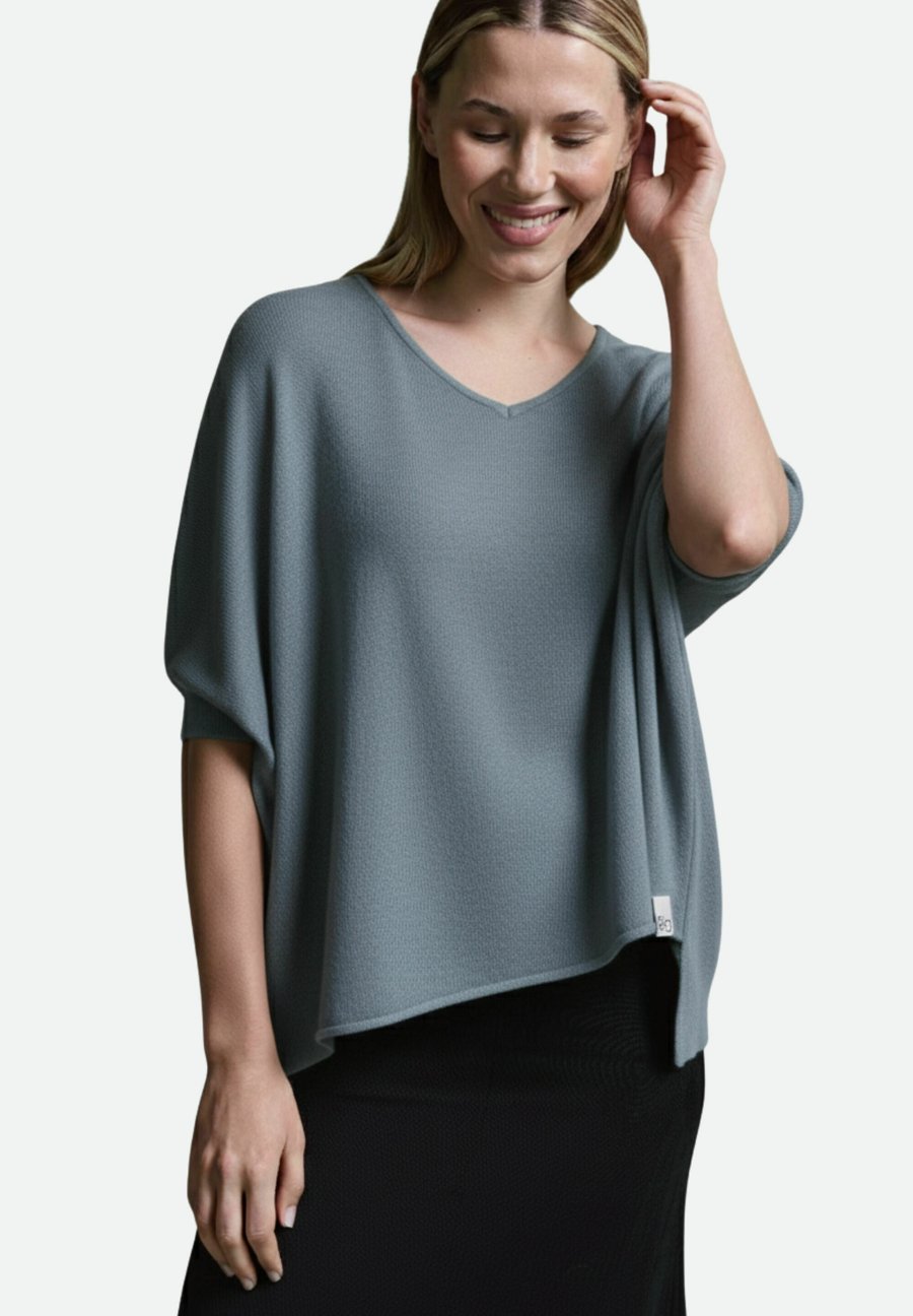 Футболка Cotton Candy V-NECK, Blau/Blue-Grey
Футболка Cotton Candy V-NECK, Blau/Blue-Grey