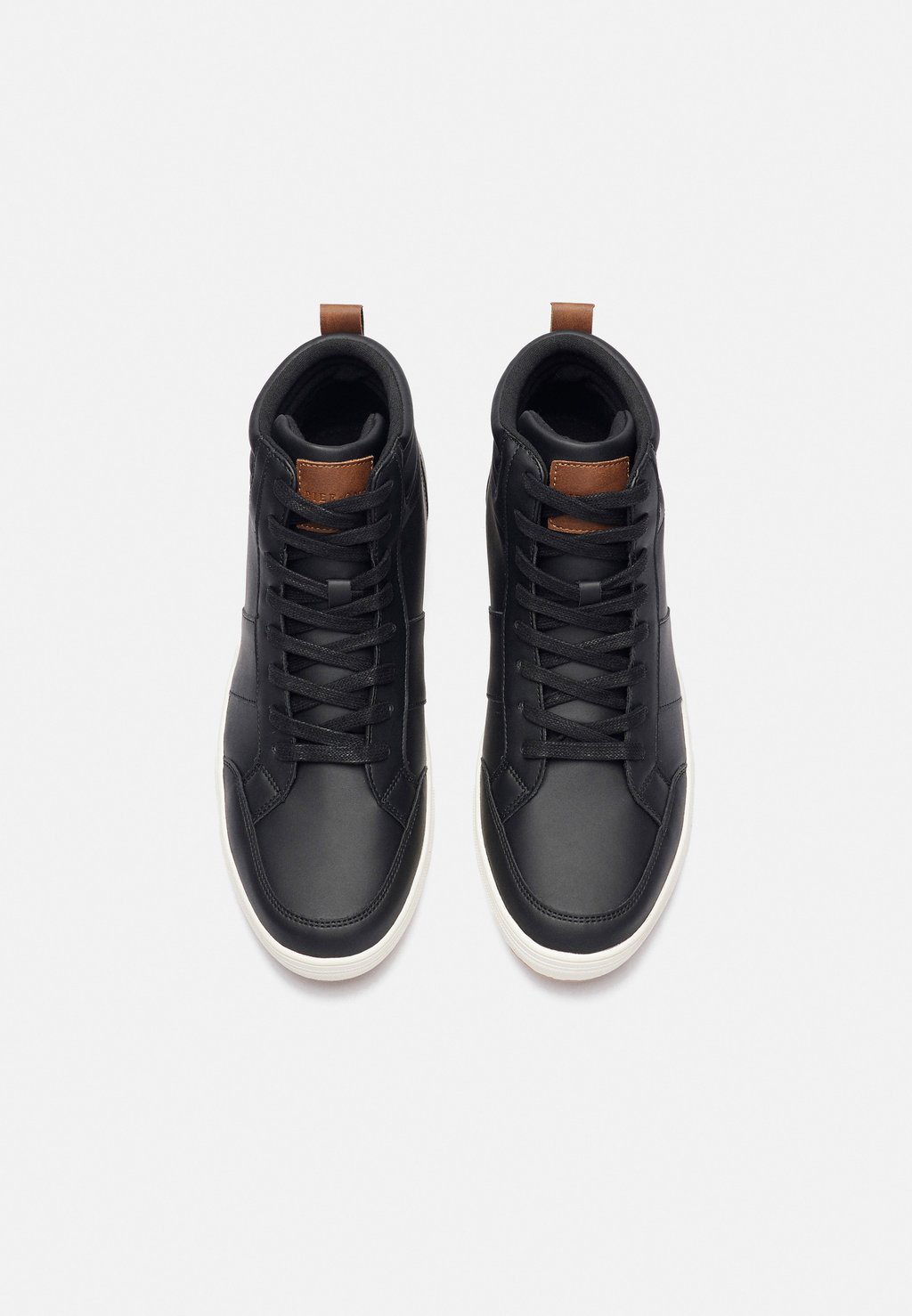 Высокие кроссовки Pier One, черный
Высокие кроссовки Pier One, черный