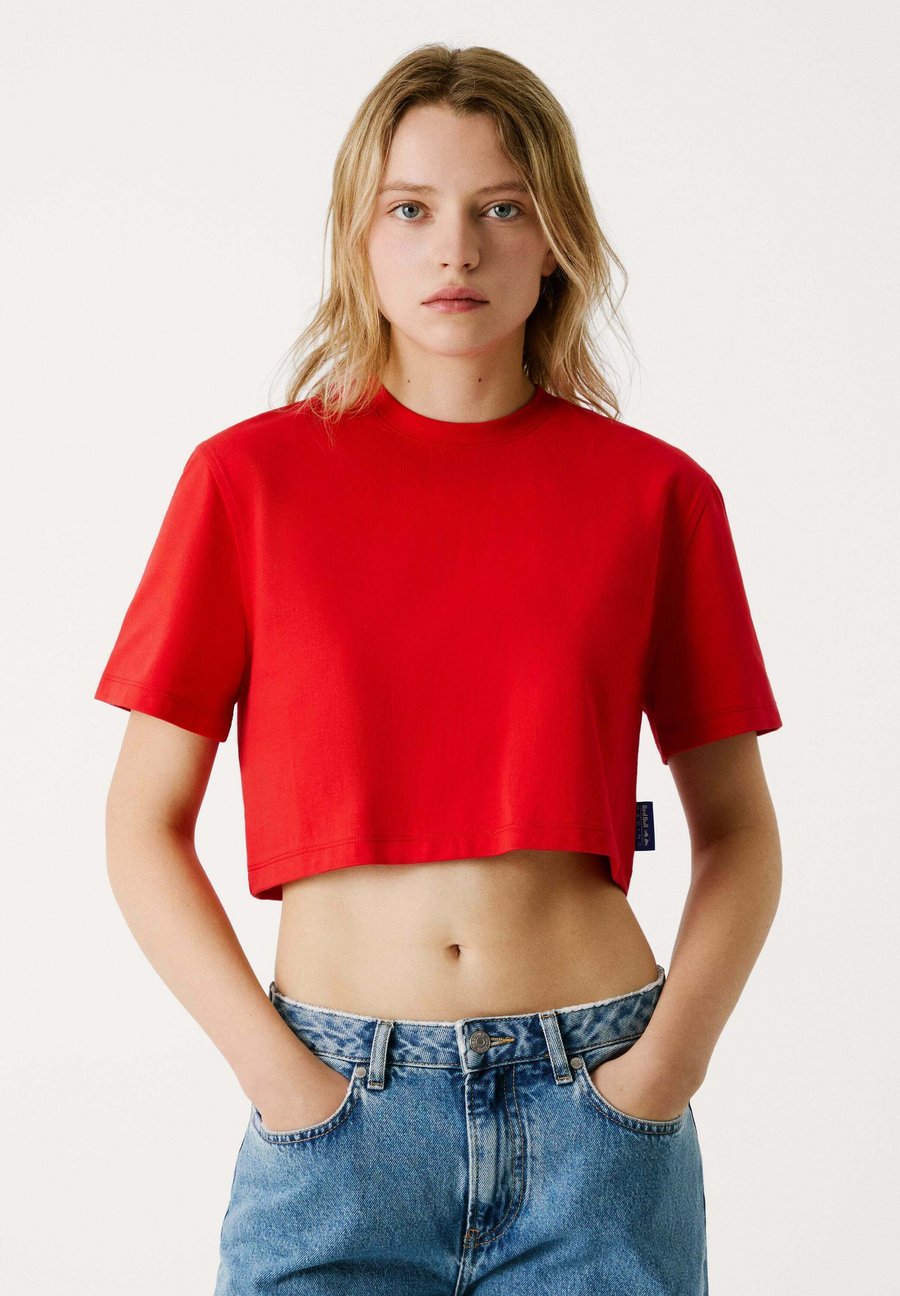 Футболка Red Bull Racing x Pepe Jeans BOXY CROP, Mars Red/Red, Красный, Футболка Red Bull Racing x Pepe Jeans BOXY CROP, Mars Red/Red
Футболка Red Bull Racing x Pepe Jeans BOXY CROP, Mars Red/Red, Красный, Футболка Red Bull Racing x Pepe Jeans BOXY CROP, Mars Red/Red