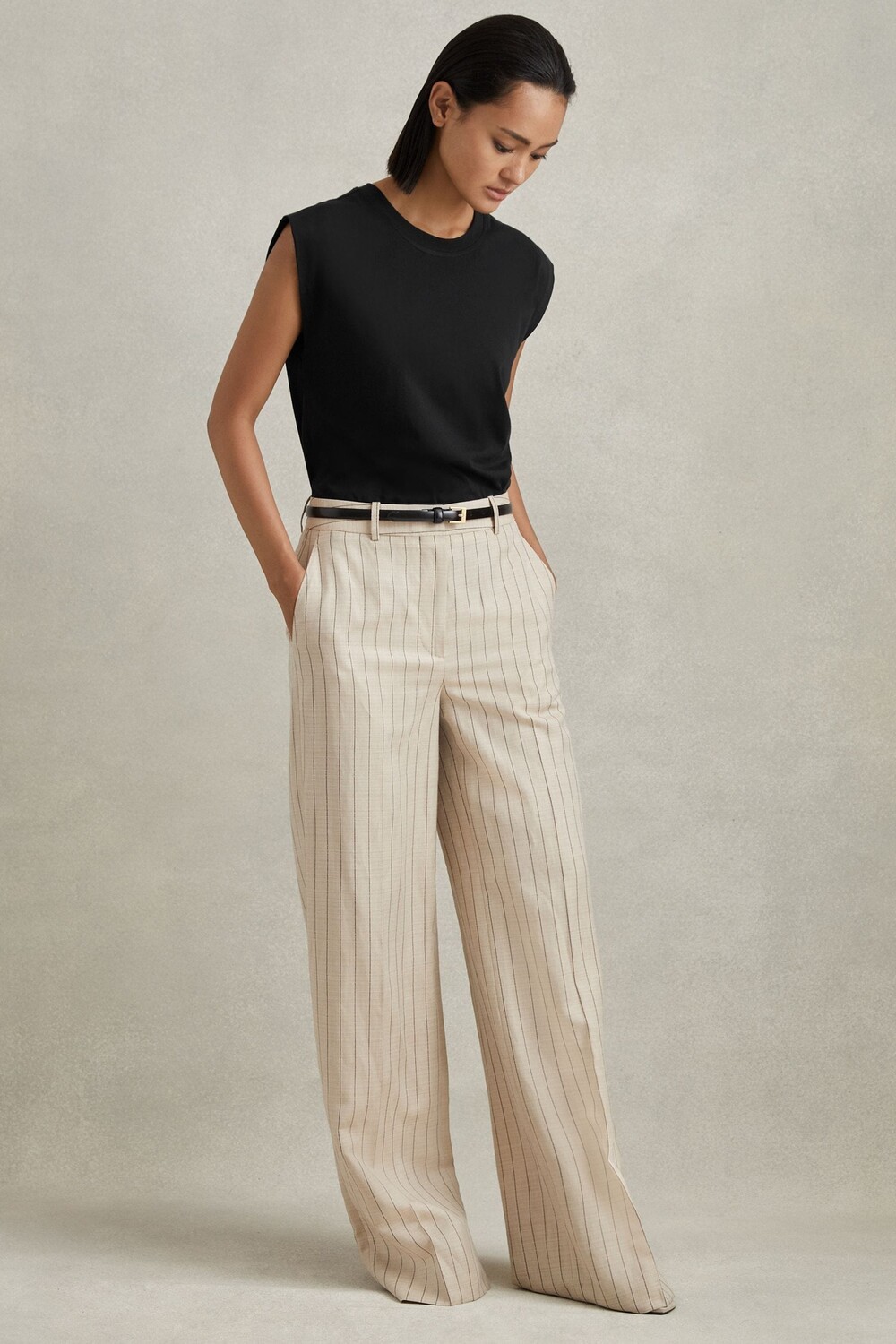 Хлопковая футболка Morgan с очень короткими рукавами Reiss, черный
Хлопковая футболка Morgan с очень короткими рукавами Reiss, черный