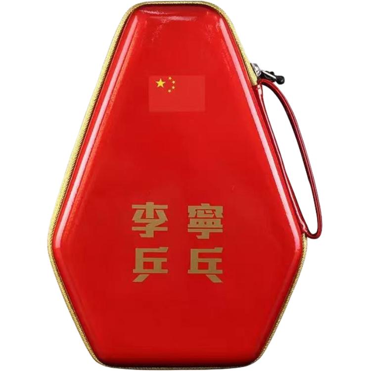 LINING Синтетическая кожаная спортивная сумка среднего размера унисекс красная
LINING Синтетическая кожаная спортивная сумка среднего размера унисекс красная