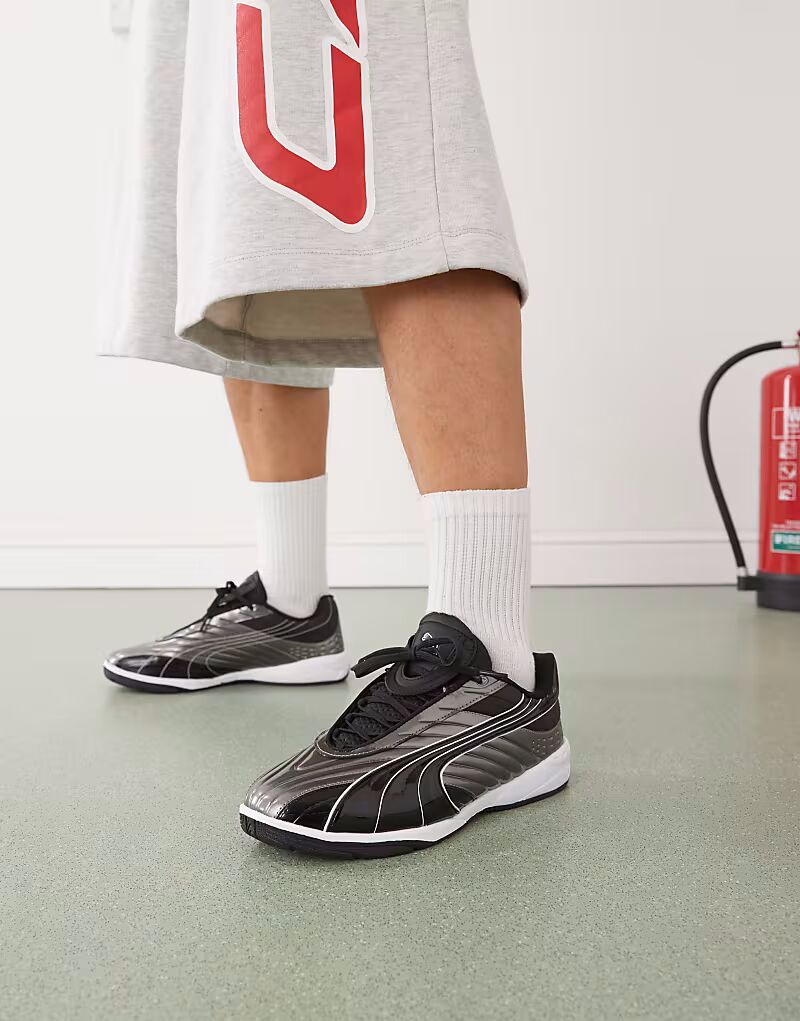 Кроссовки Puma V1PER черного и серебристого цветов
Кроссовки Puma V1PER черного и серебристого цветов