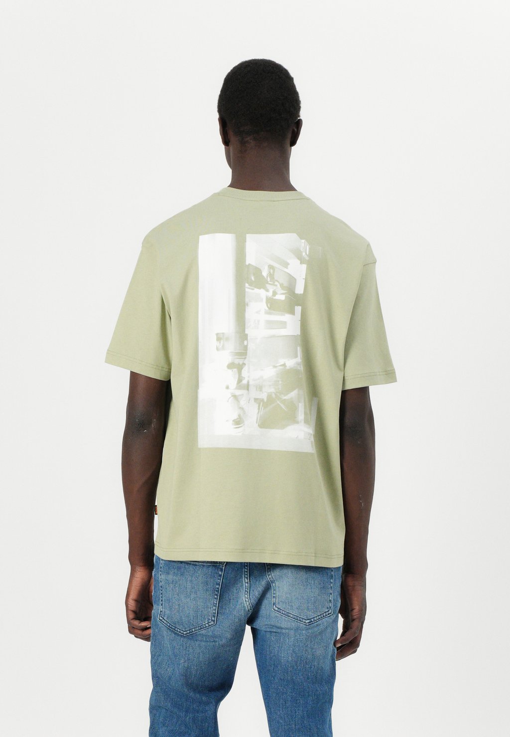 Футболка с принтом TE SECTION BOSS, зеленый
Футболка с принтом TE SECTION BOSS, зеленый