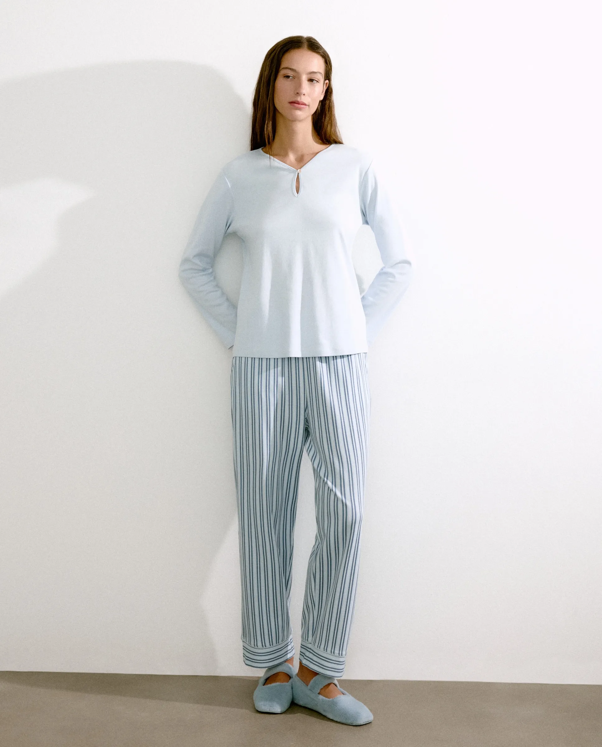 Женская пижама в полоску Énfasis, светло-голубой
Женская пижама в полоску Énfasis, светло-голубой