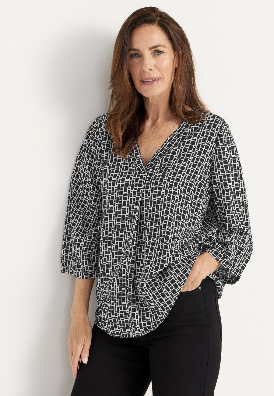 Блуза Cellbes of Sweden V-NECK, Black White Patterned/Black
Блуза Cellbes of Sweden V-NECK, Black White Patterned/Black