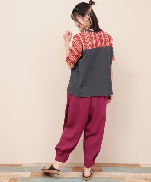 Футболка с тканевой кокеткой Titicaca, угольно-серый
Футболка с тканевой кокеткой Titicaca, угольно-серый