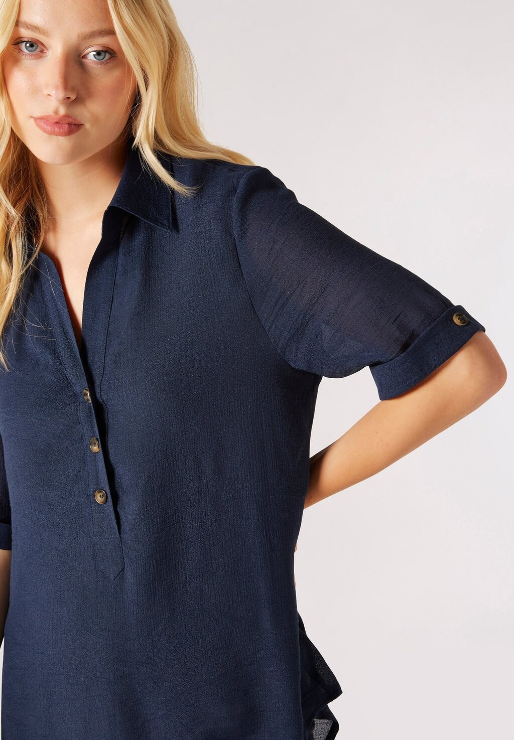 Блуза SLUB SHIMMER RELAXED Apricot, темно-синий
Блуза SLUB SHIMMER RELAXED Apricot, темно-синий