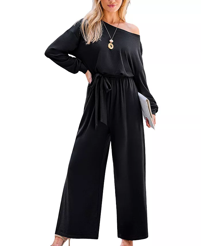 Спокойный и собранный черный комбинезон Cupshe
Спокойный и собранный черный комбинезон Cupshe