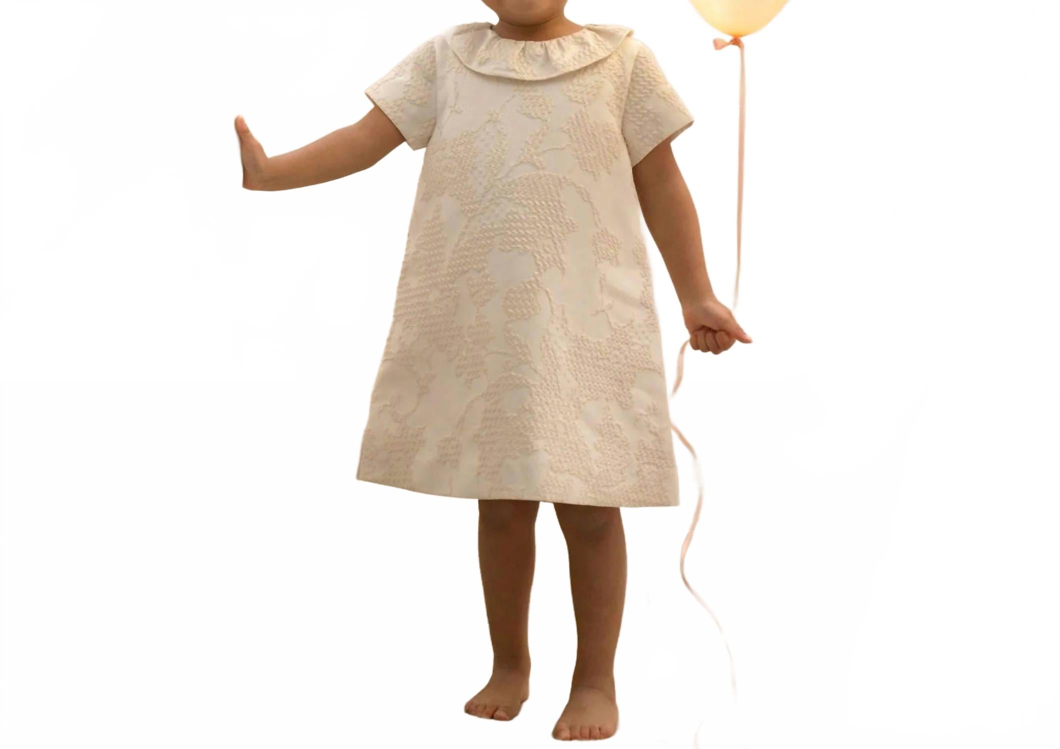 Rachel Riley Платье-футляр из дамаска золотого цвета
Rachel Riley Платье-футляр из дамаска золотого цвета