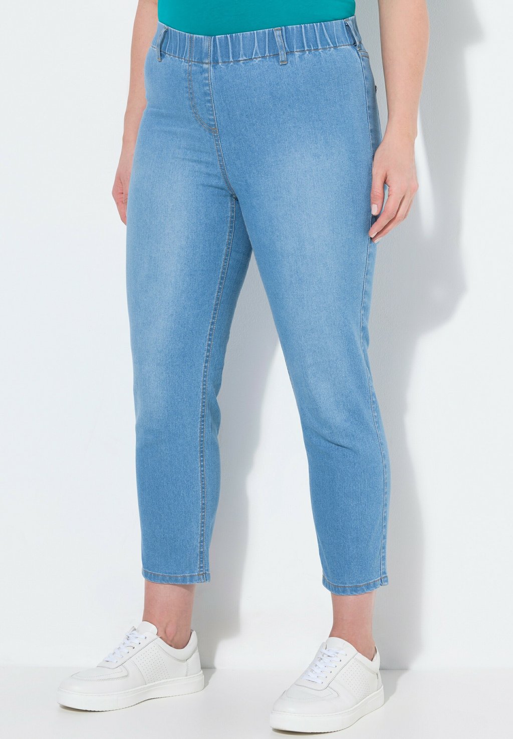 Джинсы облегающего кроя CROPPED Ulla Popken, светло-голубой
Джинсы облегающего кроя CROPPED Ulla Popken, светло-голубой
