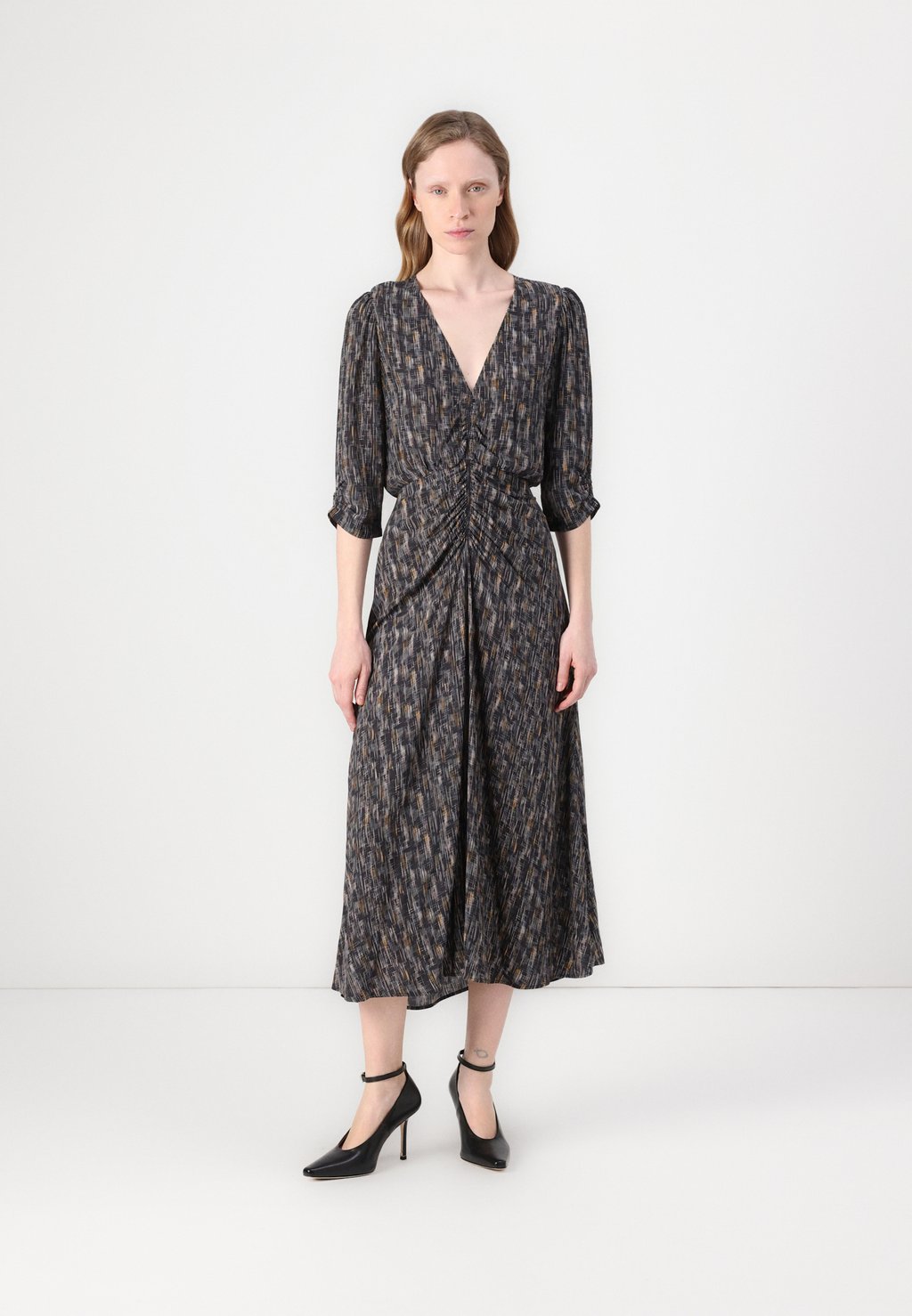 Повседневное платье NYLIA sessùn, черный
Повседневное платье NYLIA sessùn, черный