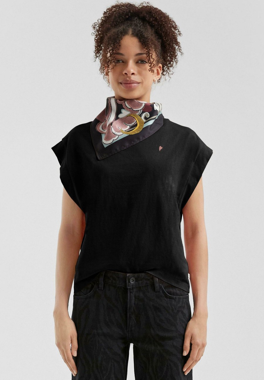 Футболка QS MIT STICKEREI, Schwarz/Black, Черный, Футболка QS MIT STICKEREI, Schwarz/Black
Футболка QS MIT STICKEREI, Schwarz/Black, Черный, Футболка QS MIT STICKEREI, Schwarz/Black