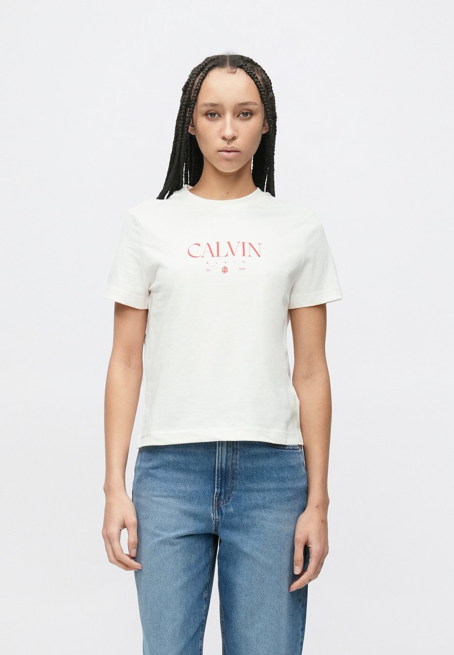 Футболка Calvin Klein Jeans CONCEPT GRAPHIC TEE, White Greige/White, Белый, Футболка Calvin Klein Jeans CONCEPT GRAPHIC TEE, White Greige/White
Футболка Calvin Klein Jeans CONCEPT GRAPHIC TEE, White Greige/White, Белый, Футболка Calvin Klein Jeans CONCEPT GRAPHIC TEE, White Greige/White