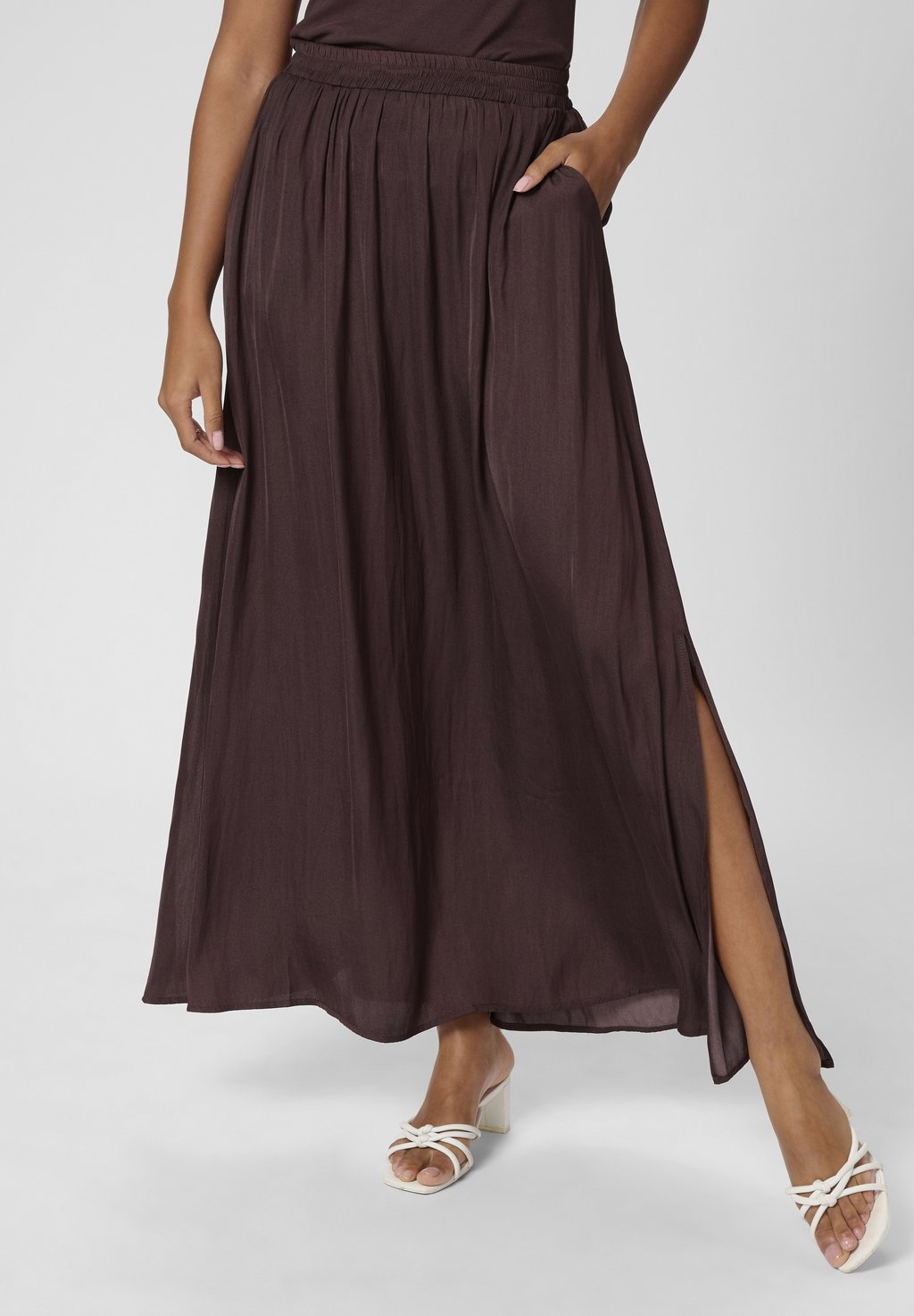 Юбка макси KAALLIE Kaffe, бургундия
Юбка макси KAALLIE Kaffe, бургундия