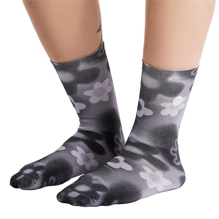 Велосипедные носки с фирменным принтом - женские Peppermint Cycling Co., Blitz Cloudy
Велосипедные носки с фирменным принтом - женские Peppermint Cycling Co., Blitz Cloudy