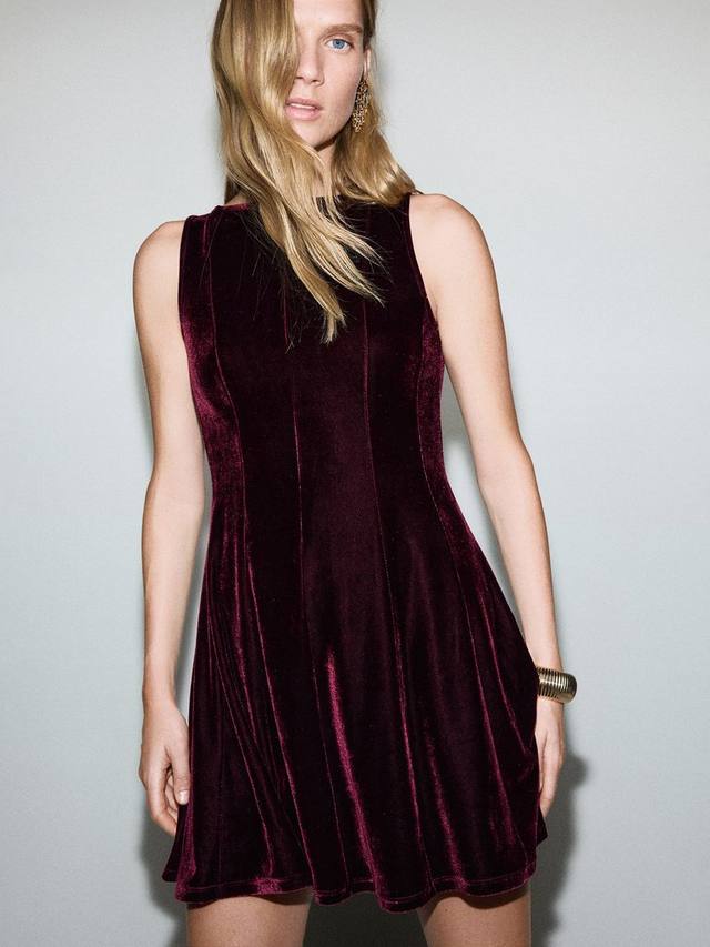 Мини-платье Dolly в стиле скейтер Mango
Мини-платье Dolly в стиле скейтер Mango