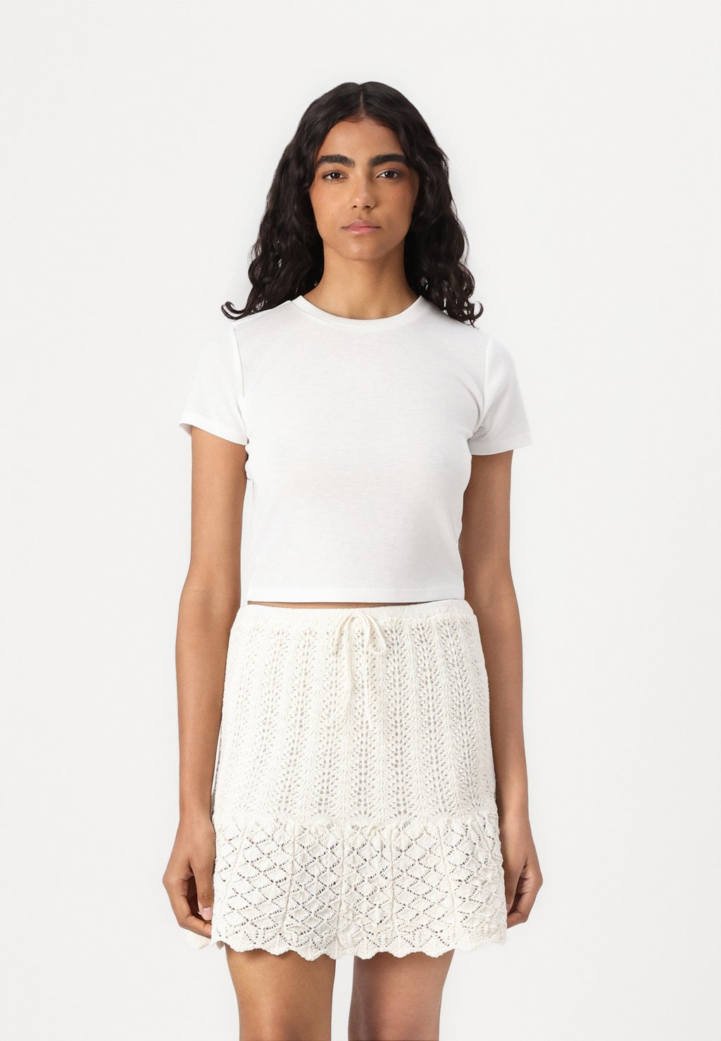 Базовая футболка ONLELLI SHORT ONLY, кремовый
Базовая футболка ONLELLI SHORT ONLY, кремовый