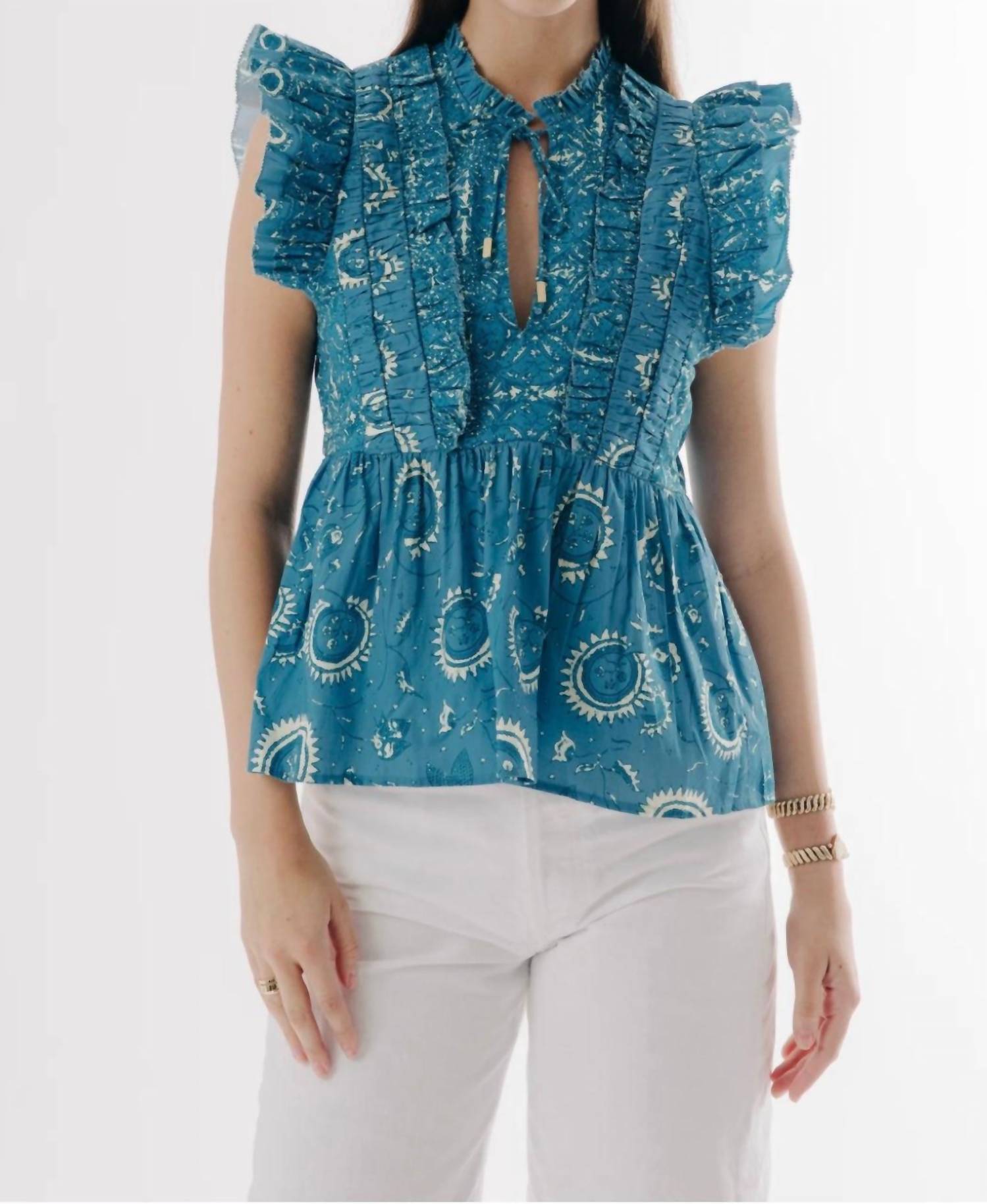 Топ Amelie Print Mix в синем LOVE THE LABEL
Топ Amelie Print Mix в синем LOVE THE LABEL