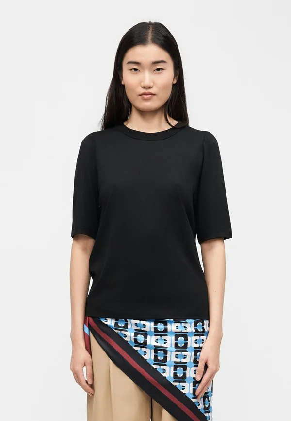 Базовая футболка dory Rodebjer, Black, Черный, Базовая футболка dory Rodebjer, Black
Базовая футболка dory Rodebjer, Black, Черный, Базовая футболка dory Rodebjer, Black