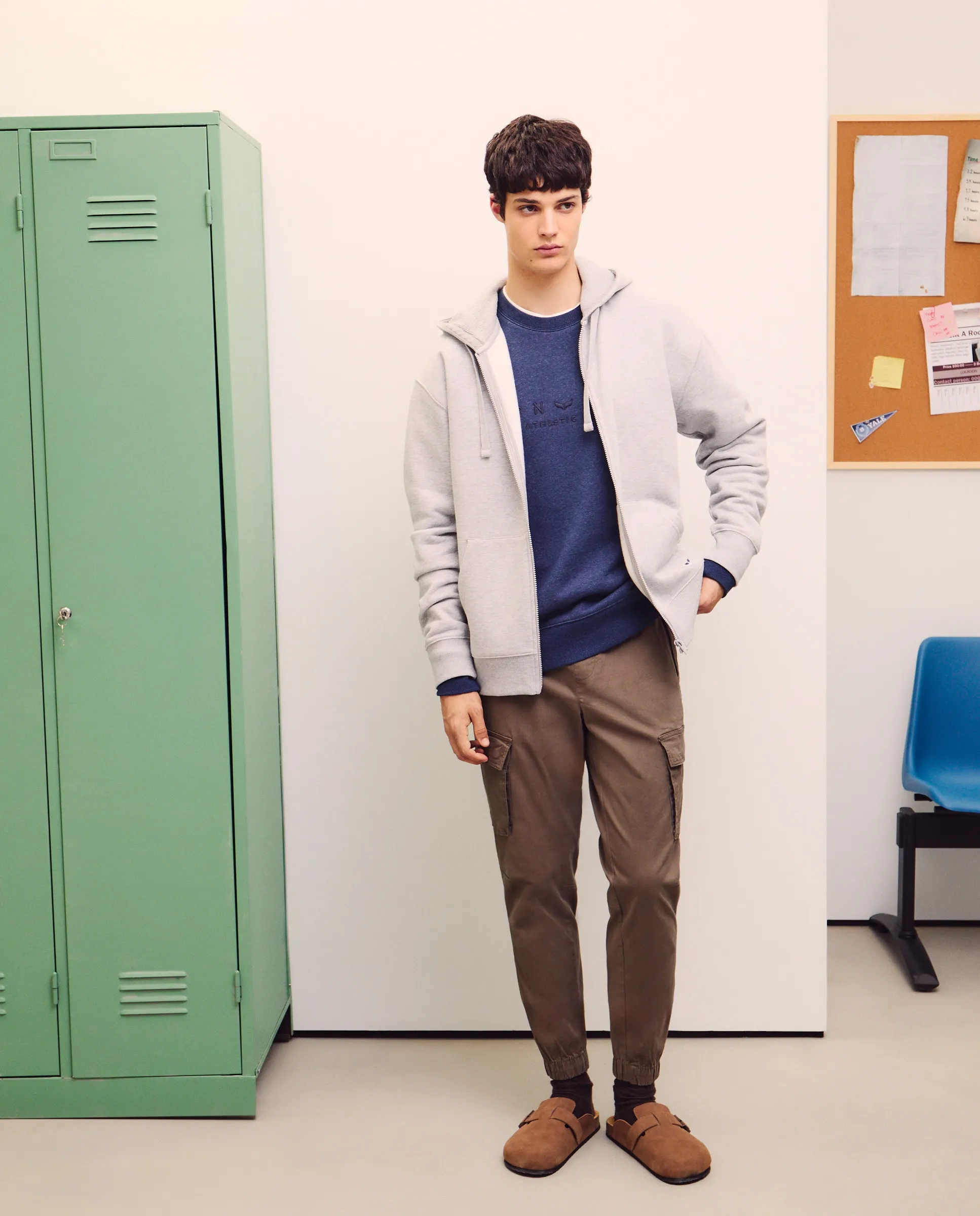 Мужские брюки с несколькими карманами и резинкой внизу Green Coast, хаки
Мужские брюки с несколькими карманами и резинкой внизу Green Coast, хаки