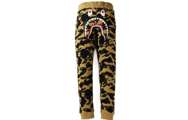 Bape 1st Camo Shark Slim Sweatpants A BATHING APE, Желтый 
Bape 1st Camo Shark Slim Sweatpants A BATHING APE, Желтый