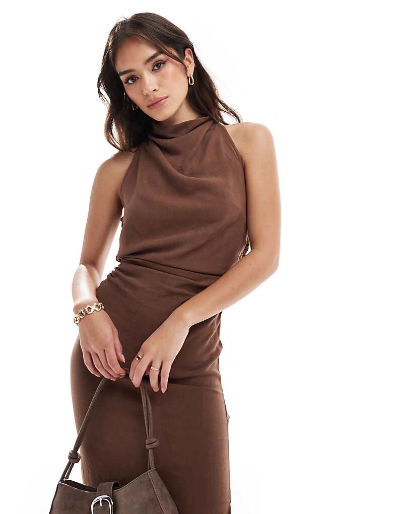 ASOS DESIGN – Платье миди шоколадного цвета с высоким вырезом и перекрещенными бретелями
ASOS DESIGN – Платье миди шоколадного цвета с высоким вырезом и перекрещенными бретелями