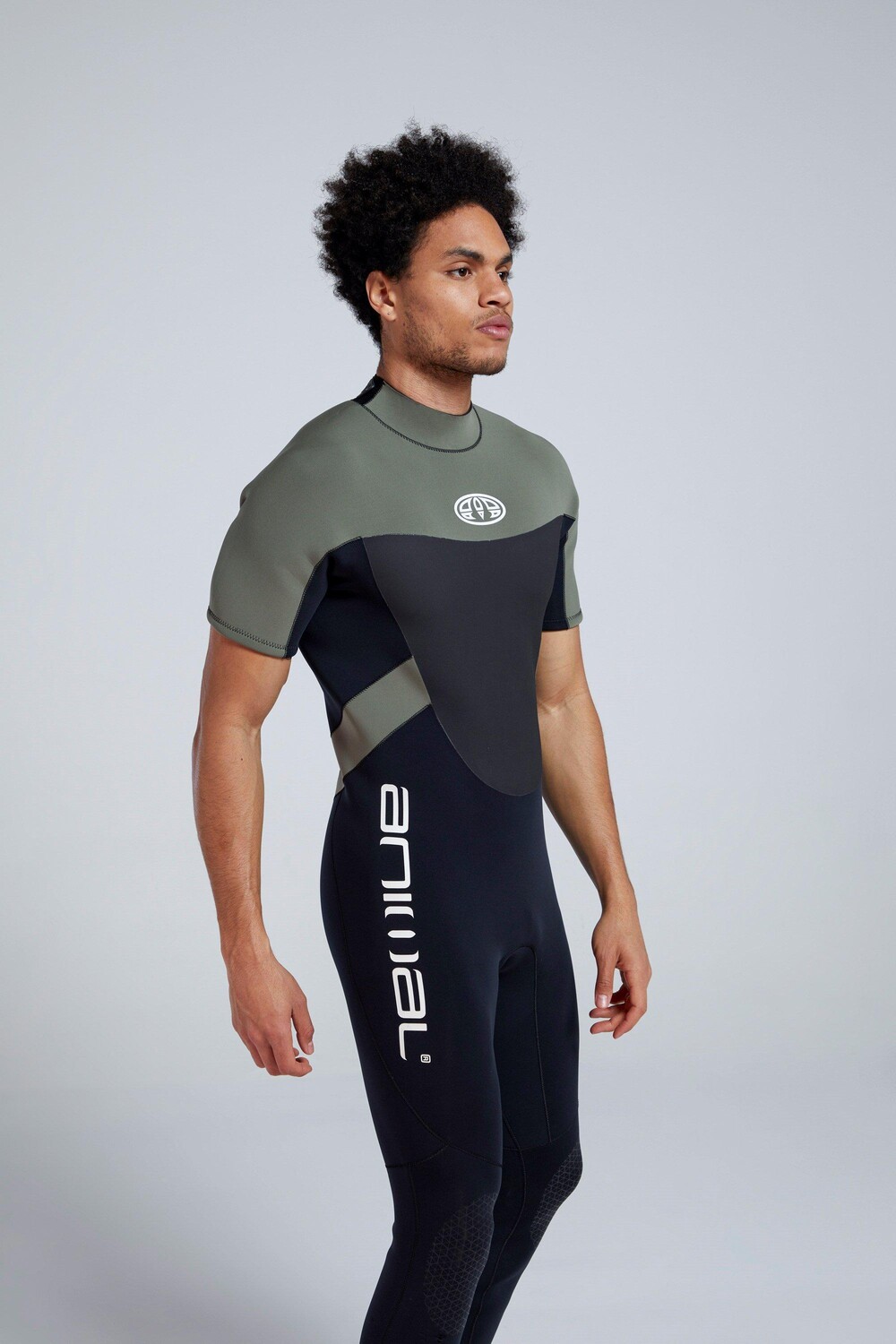 Легкий толстый эластичный гидрокостюм Logan с короткими рукавами и молнией сзади Animal, черный
Легкий толстый эластичный гидрокостюм Logan с короткими рукавами и молнией сзади Animal, черный