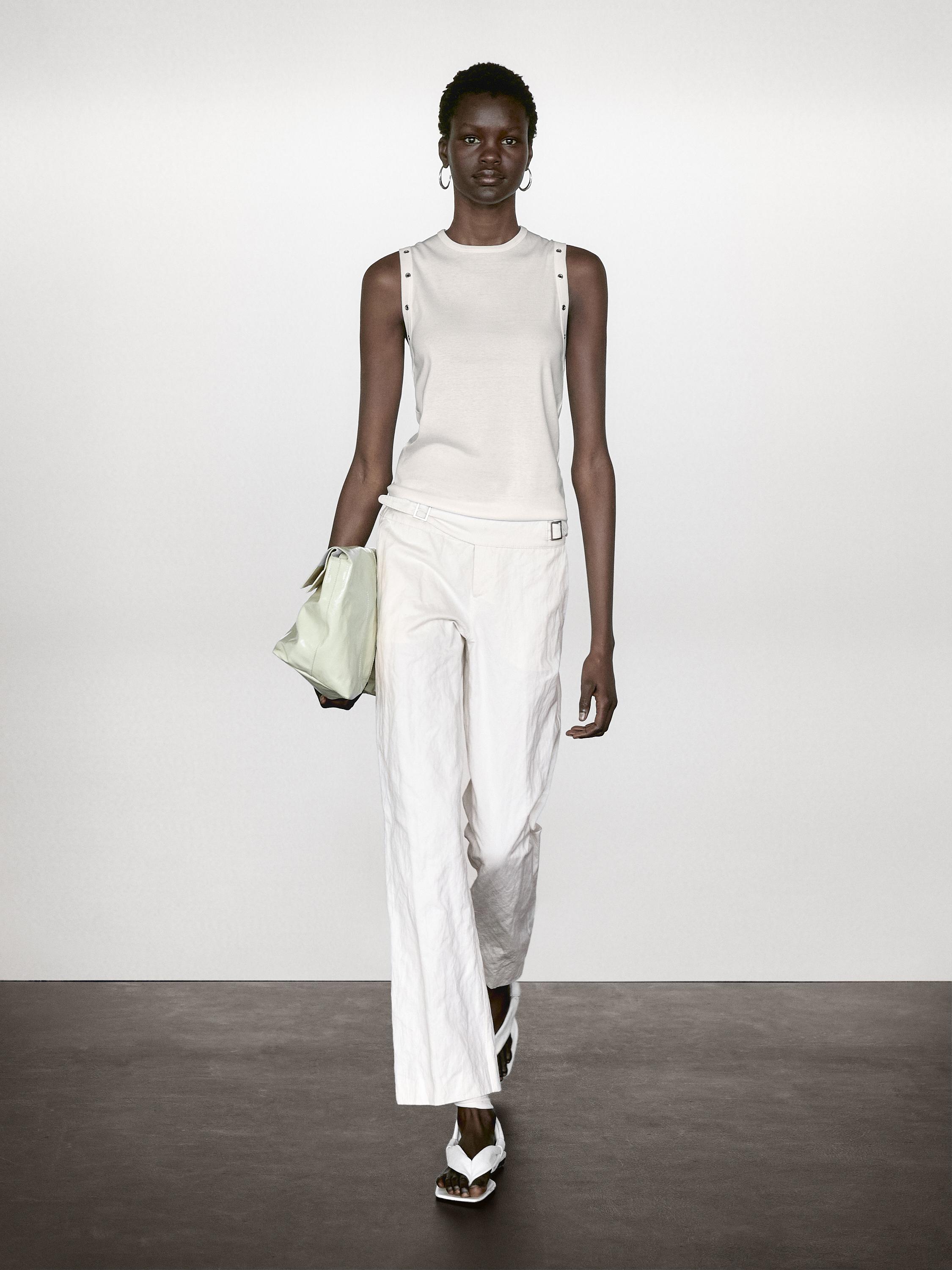 Футболка с круглым вырезом и люверсами Massimo Dutti, белый
Футболка с круглым вырезом и люверсами Massimo Dutti, белый