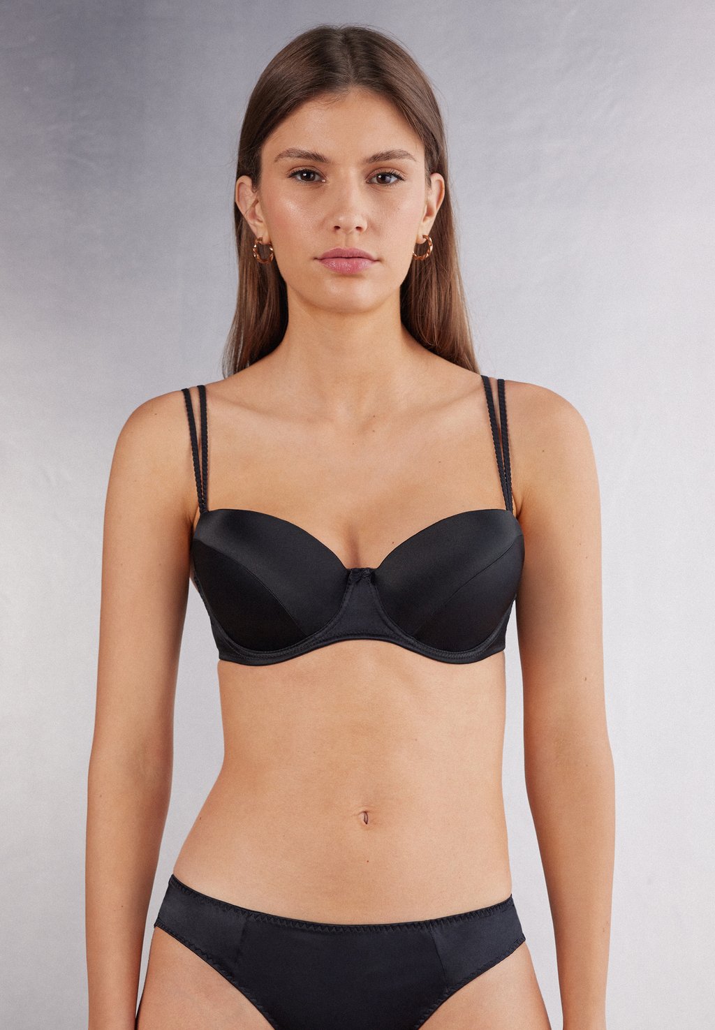 Бюстгальтер балконет SOFIA Intimissimi, черный
Бюстгальтер балконет SOFIA Intimissimi, черный