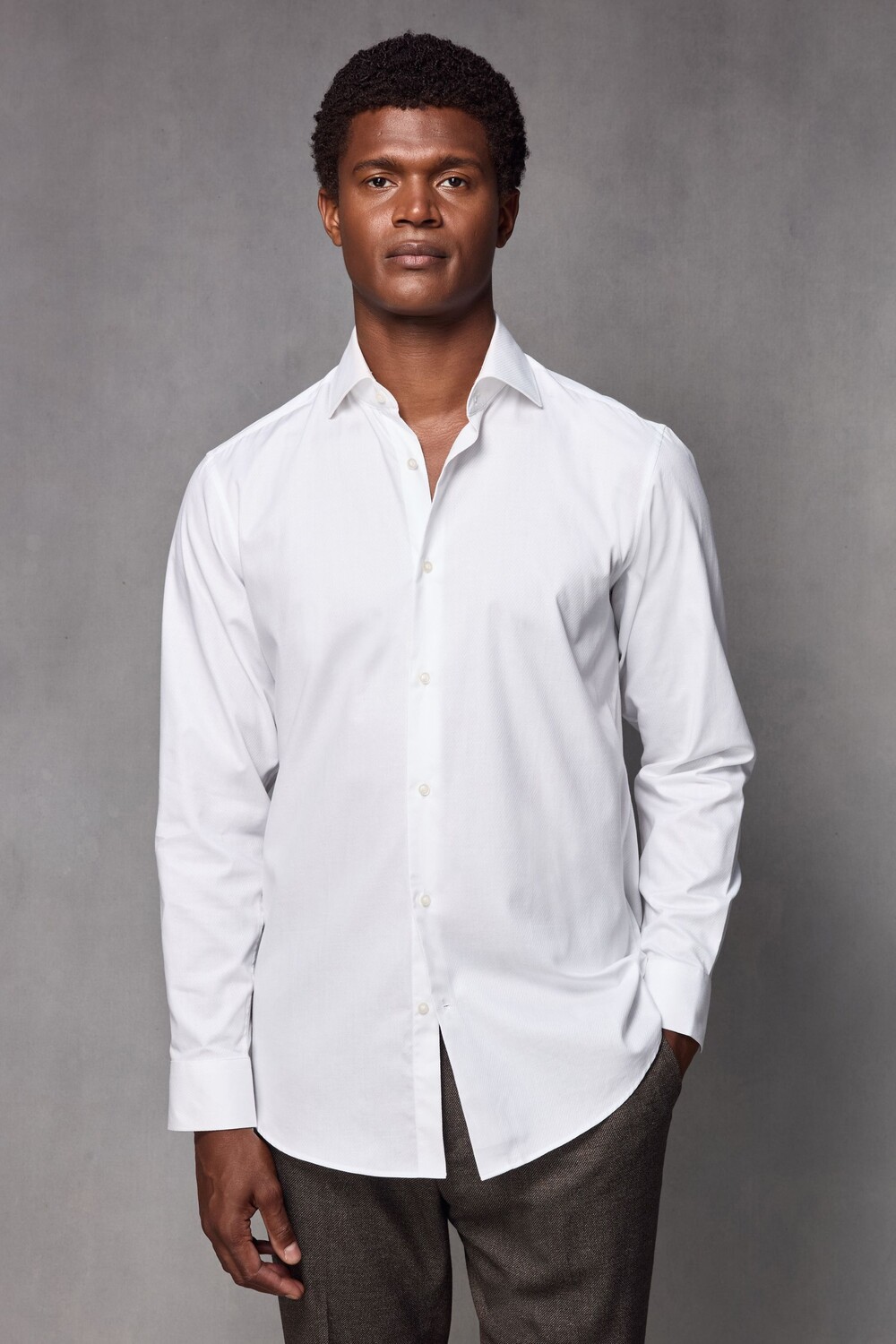 Рубашка из 100% хлопкового твила с одинарной манжетой и вырезным воротником Next, белый
Рубашка из 100% хлопкового твила с одинарной манжетой и вырезным воротником Next, белый