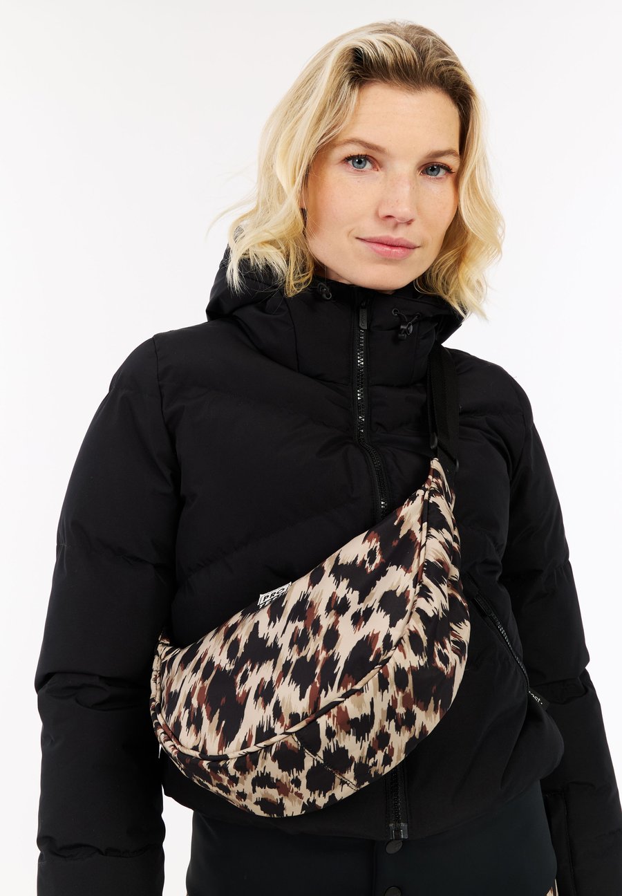 Сумка кросс-боди Protest CLARISA, Bamboobeige/Beige
Сумка кросс-боди Protest CLARISA, Bamboobeige/Beige