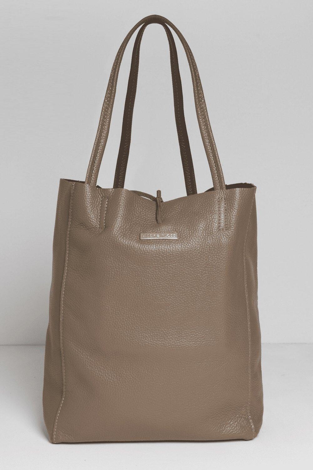 Сумка-тоут из мягкой кожи 'Milan' Betsy & Floss, бежевый
Сумка-тоут из мягкой кожи 'Milan' Betsy & Floss, бежевый