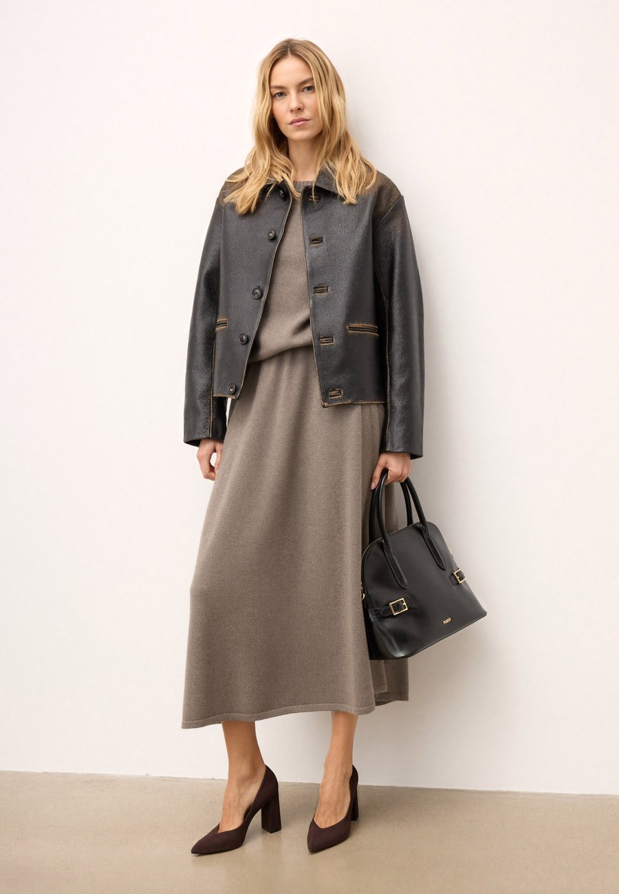 Сумка Kazar CYRELLA M, Black
Сумка Kazar CYRELLA M, Black